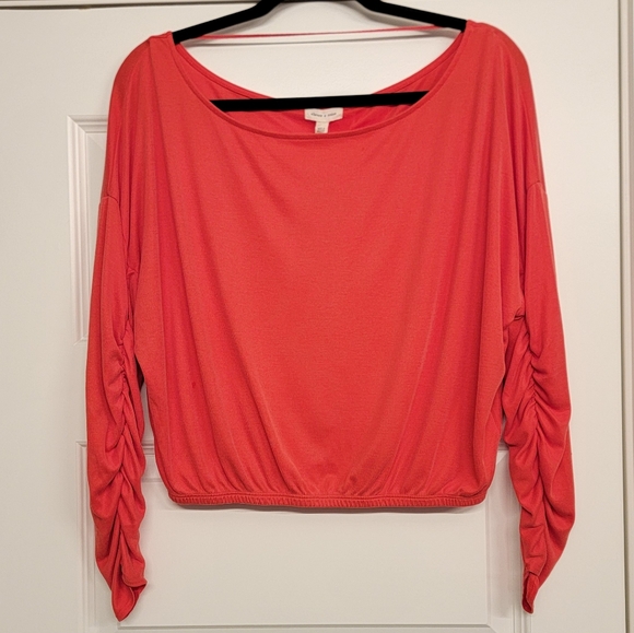 Urban Outfitters Silence + Noise Soft Oversized Ribbed Runched Longsleeve Top - Picture 1 of 5
